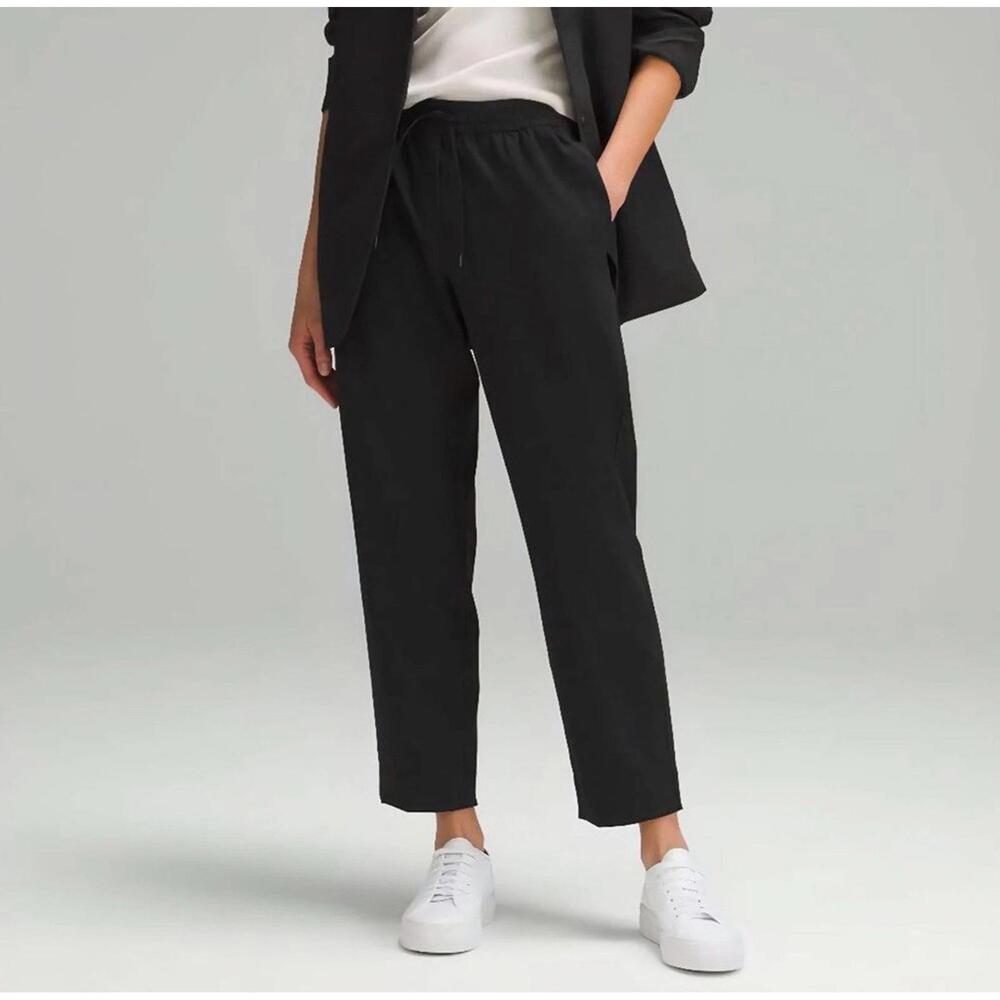 Womens Lululemon Sz Medium Tapered Leg Mid Rise 7/8 Pant Luxtreme Black